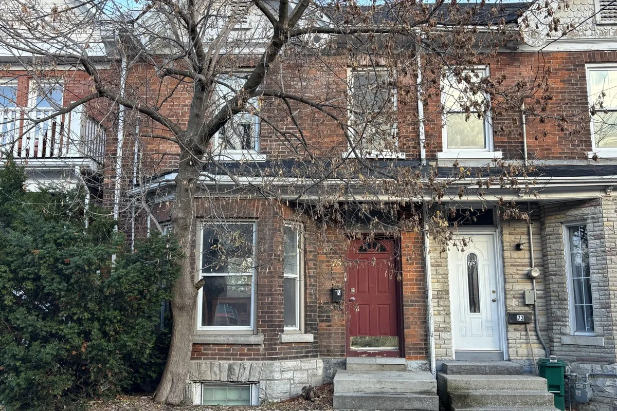 75 Division Street, ON K7L 3M1