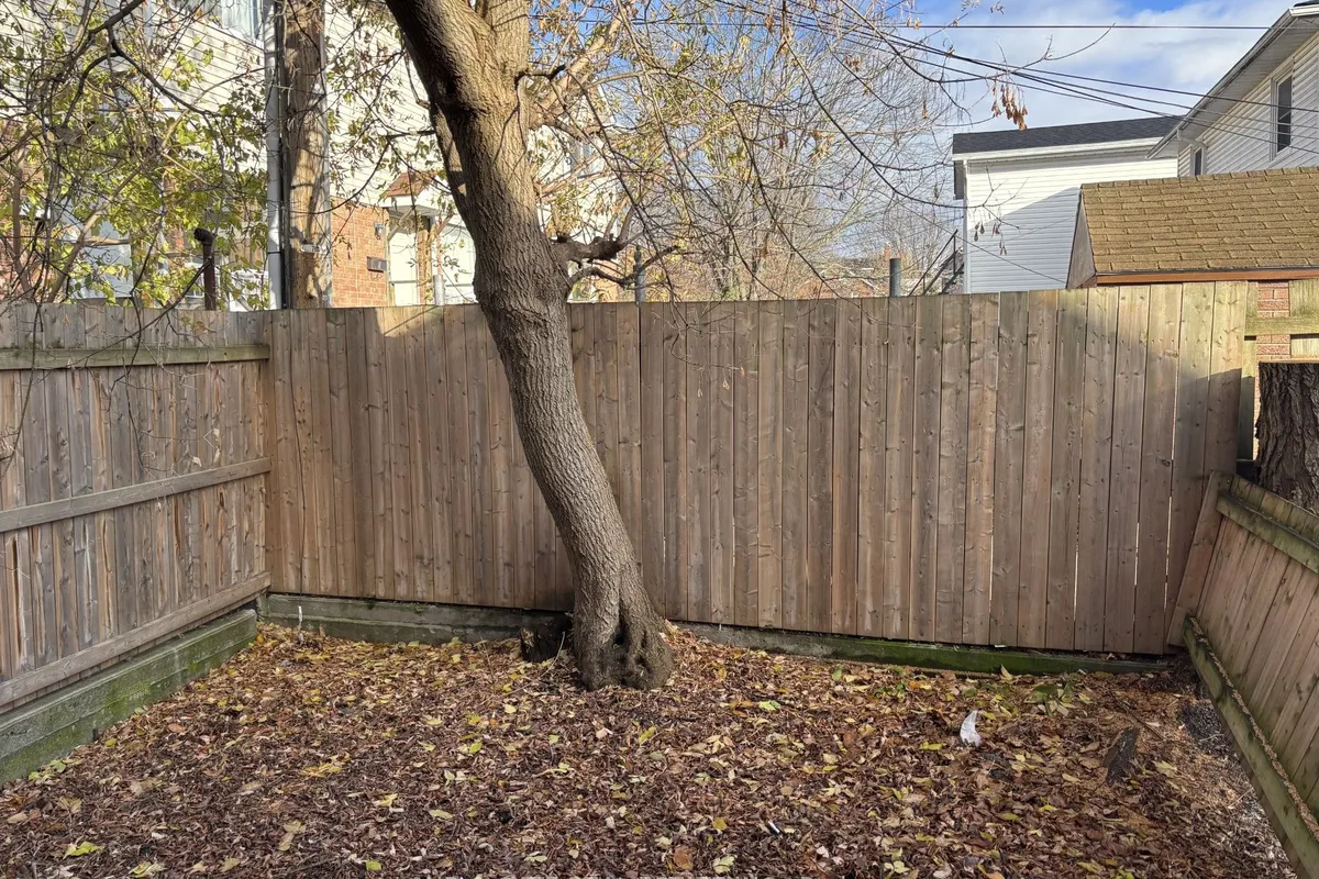 75 Division Street, ON K7L 3M1