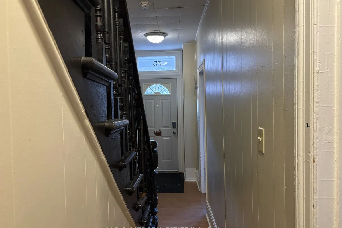 75 Division Street, ON K7L 3M1