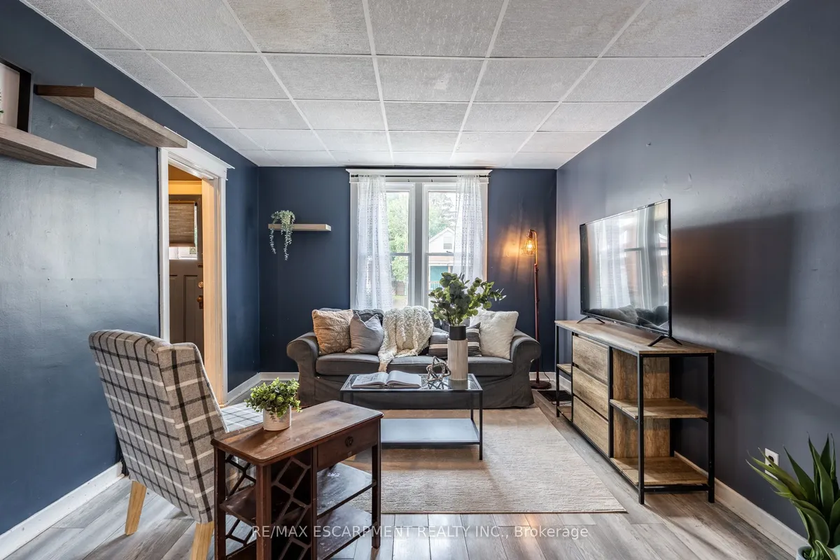 52 Connaught Avenue, ON L8L 6Y8