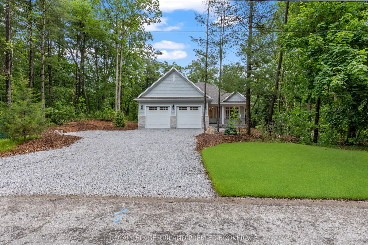 Detached 5 bedroom 4 bathroom at 9940 Ontario Street in Lambton Shores - MLS# X12564468