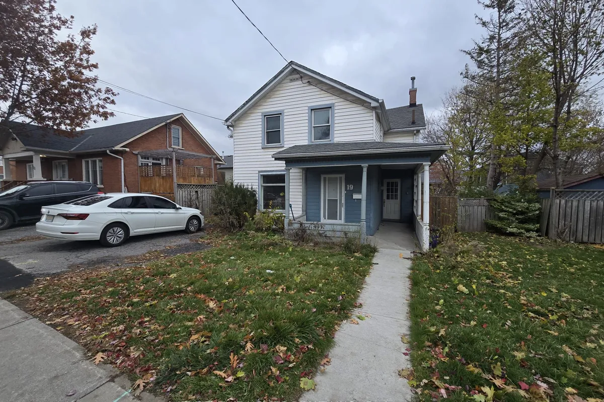 19 Cedar Street, ON K8P 3L8