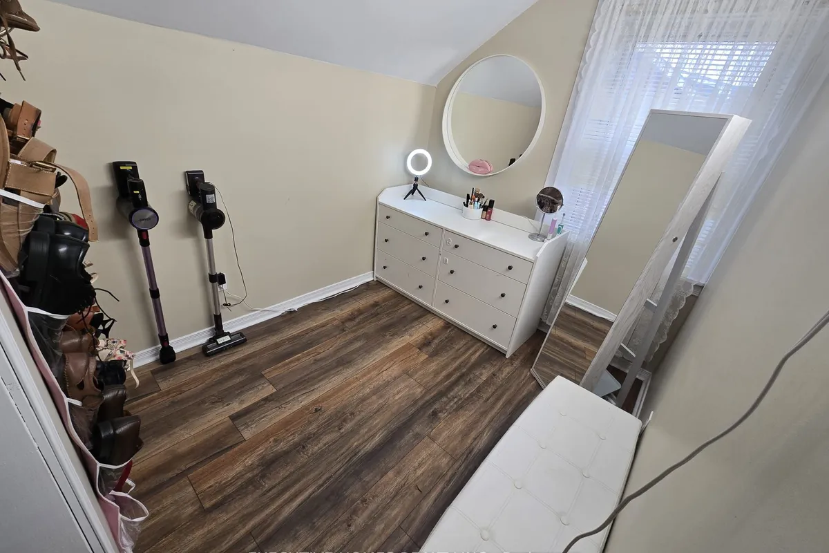 19 Cedar Street, ON K8P 3L8