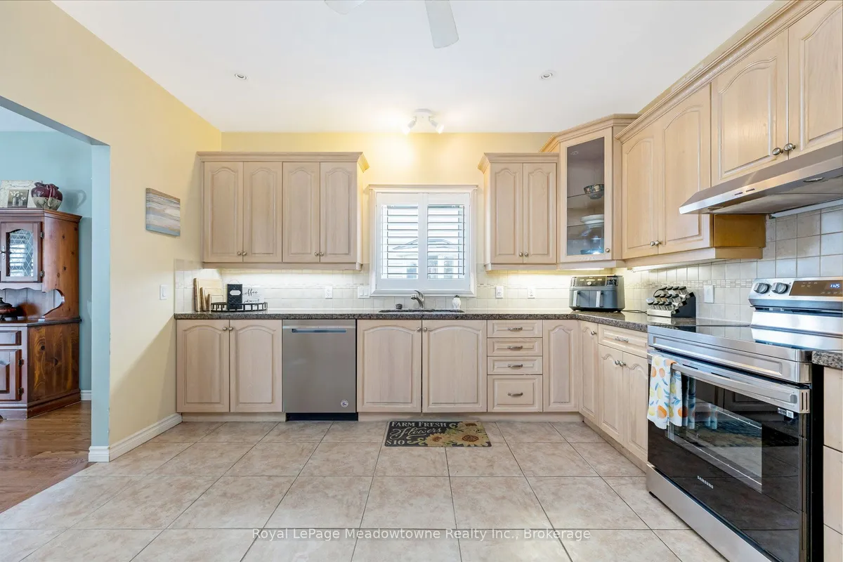 120 Gracehill Crescent, ON L8B 1A5