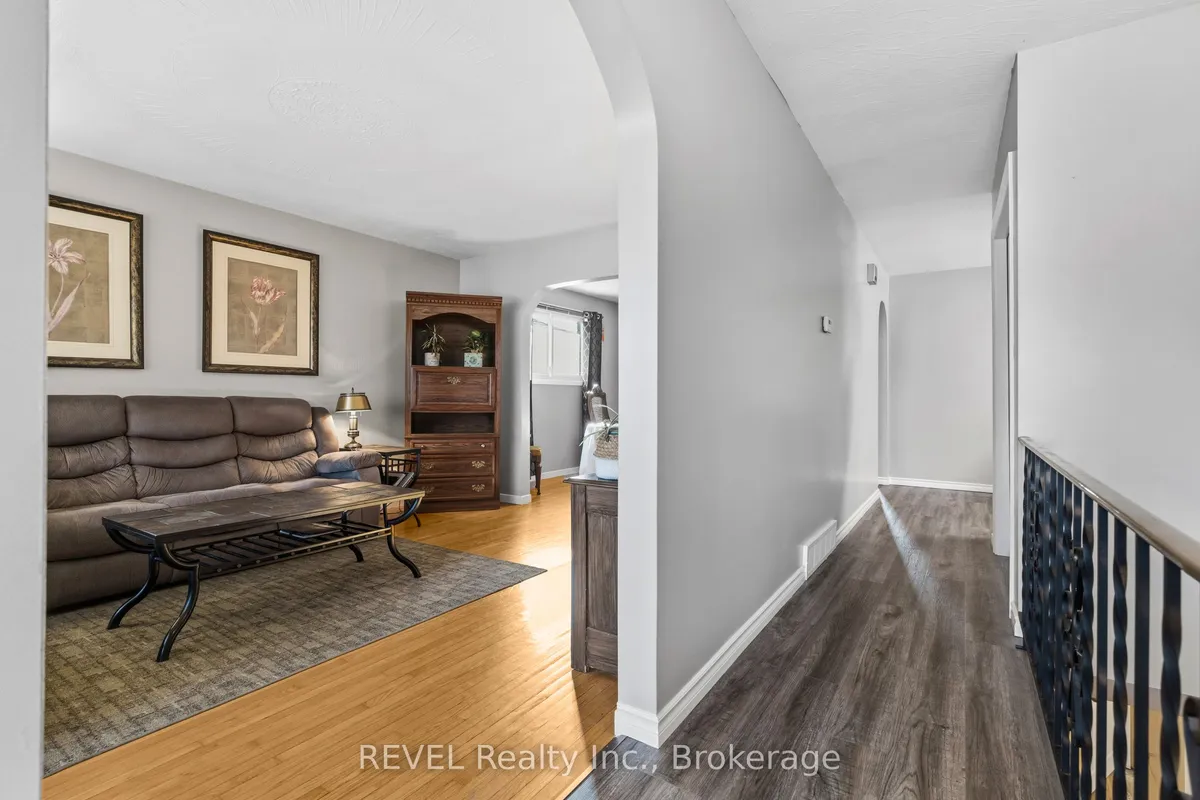 68 Hixon Road, ON L8K 2B7