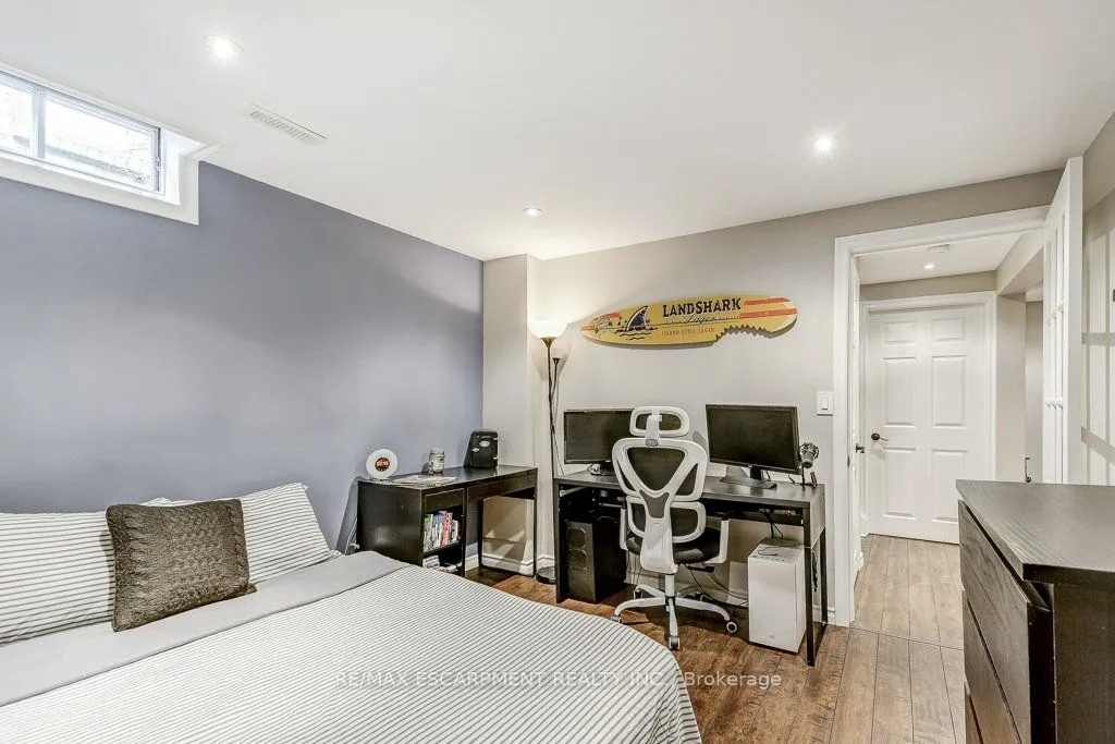 149 Charterhouse Crescent, ON L9G 4M6