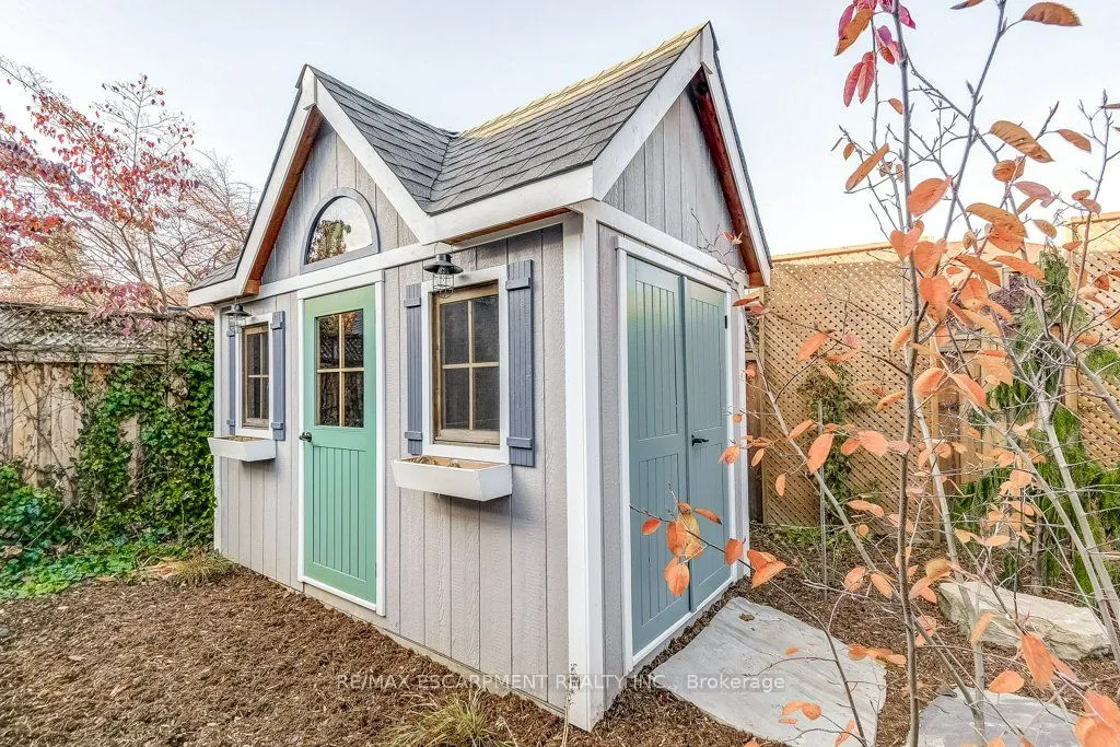 149 Charterhouse Crescent, ON L9G 4M6