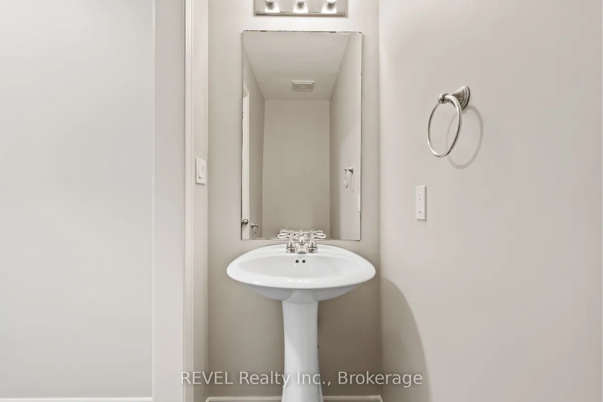 124 Roselawn Crescent, ON L3C 0B7