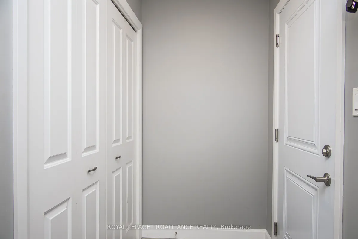 64 College Street, ON K8V 1P9