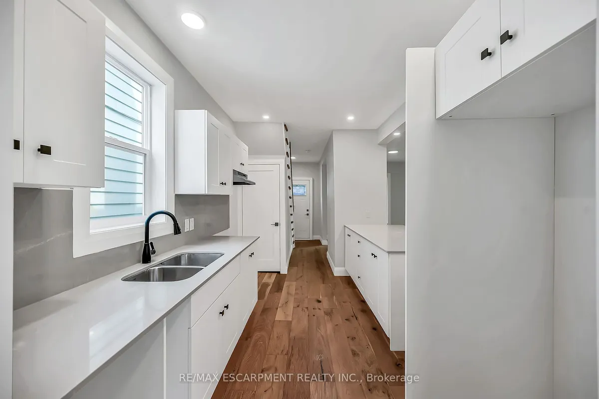 193 Glendale Avenue, ON L8L 7K2