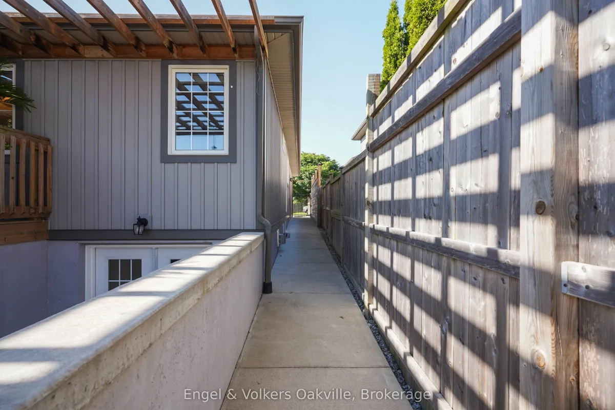 339 Wellbrook Avenue, ON L3C 7N3