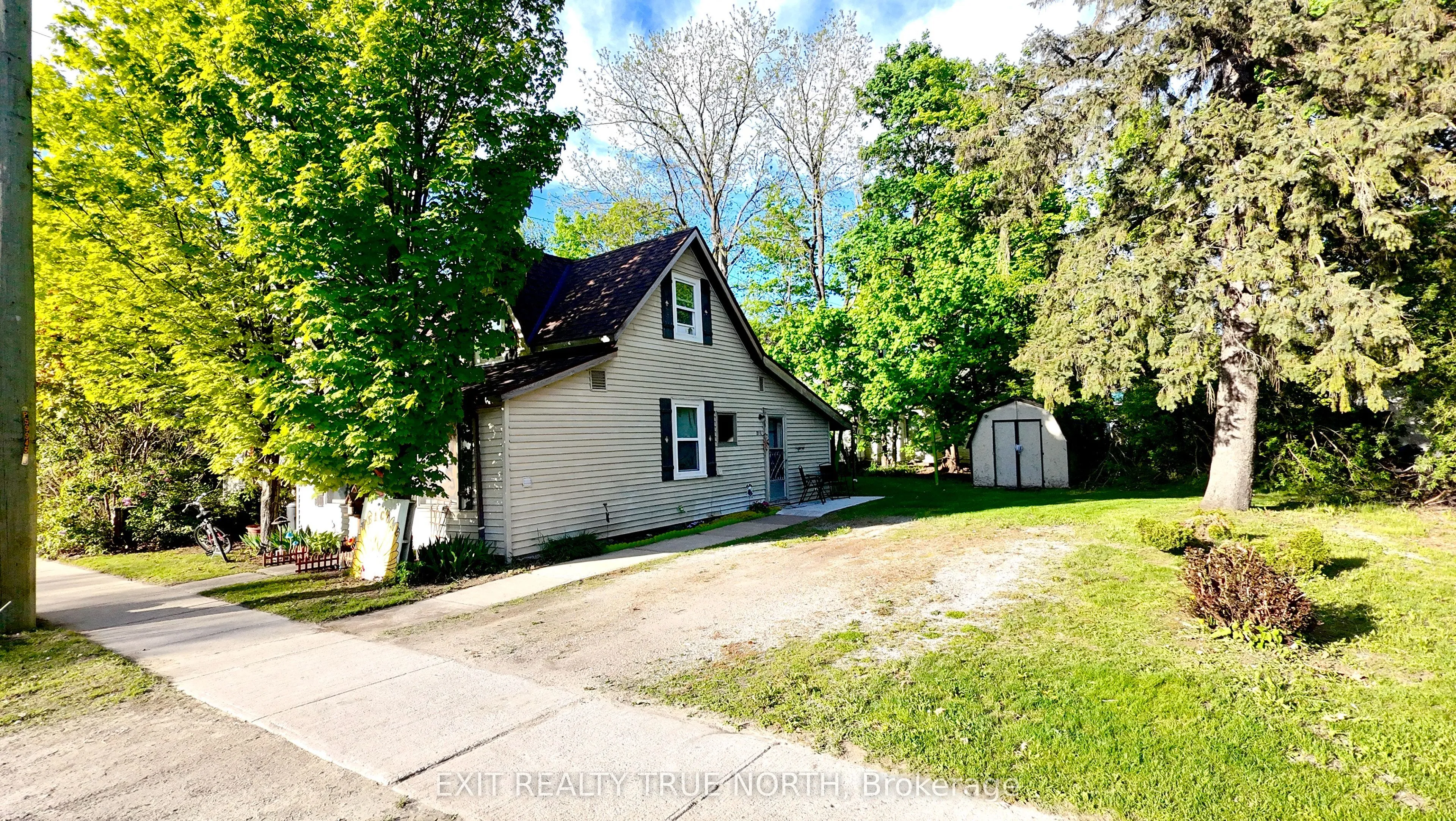 Fourplex kitchen at 211 Bishop Street Gravenhurst