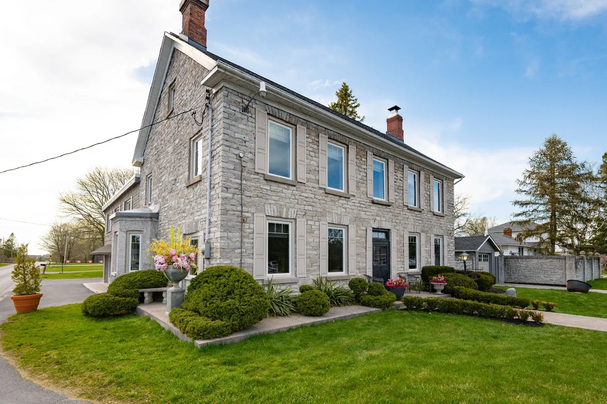1863 Sydenham Road, ON K7L 4V4