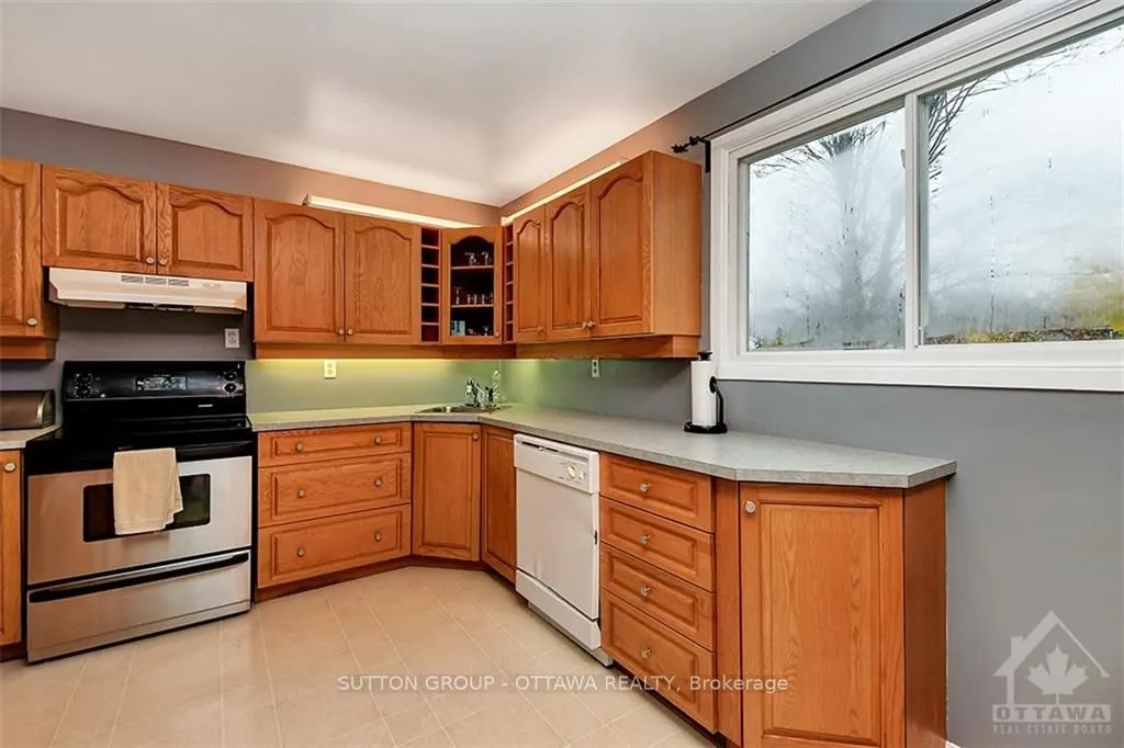 Detached kitchen at 20 Dundegan Drive Kanata