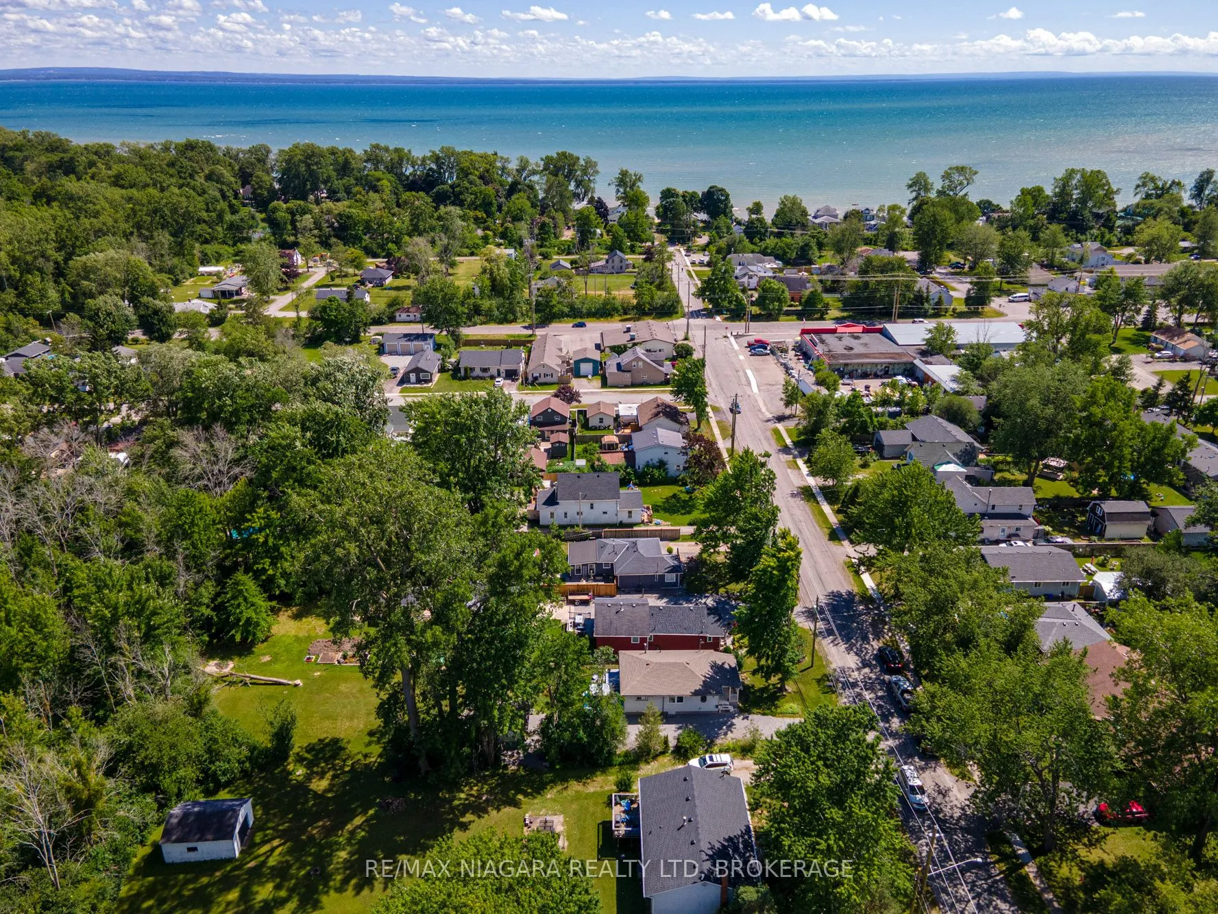 Detached living room at 434 Crescent Road Fort Erie