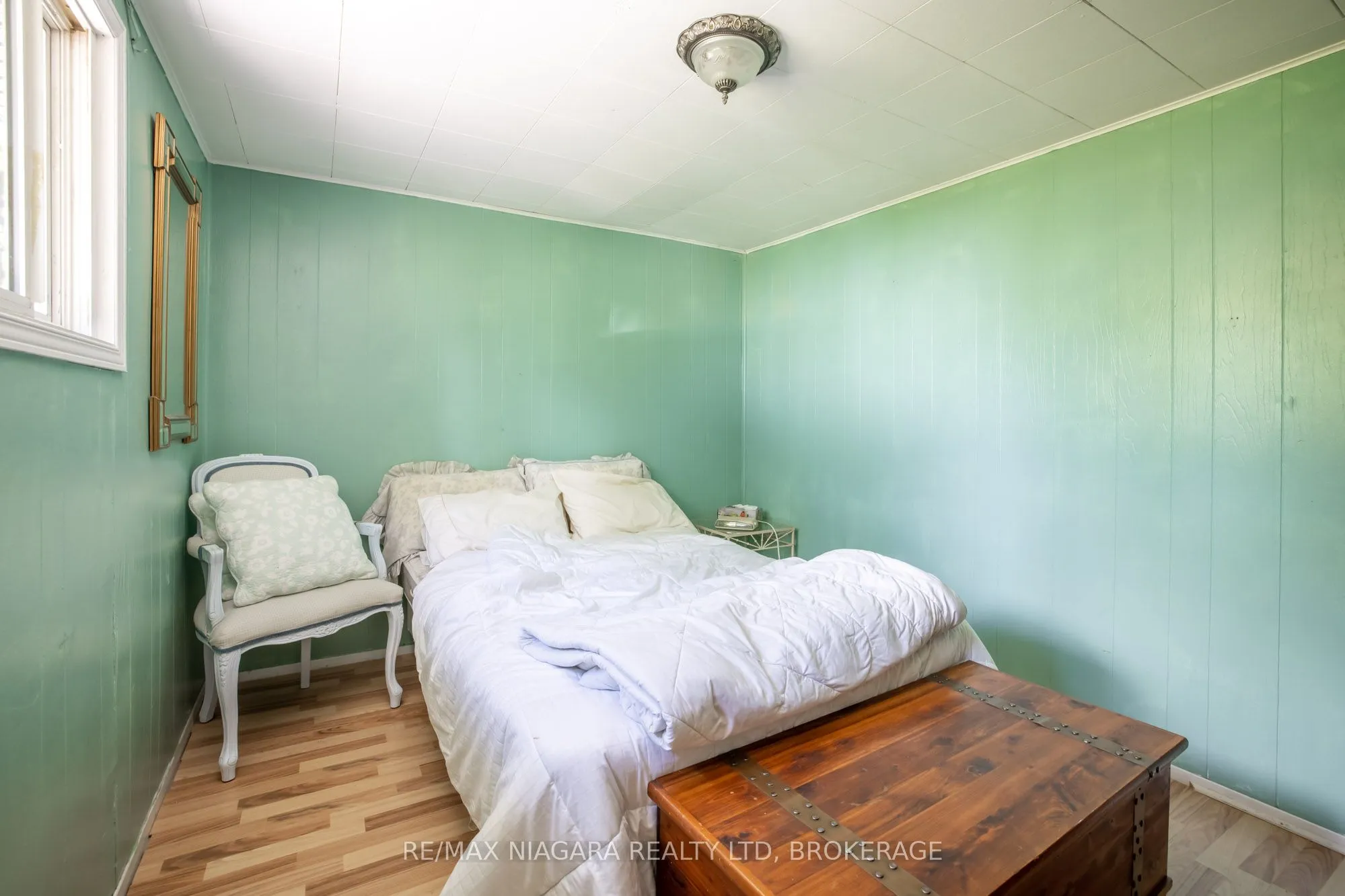 Detached interior view at 434 Crescent Road Fort Erie