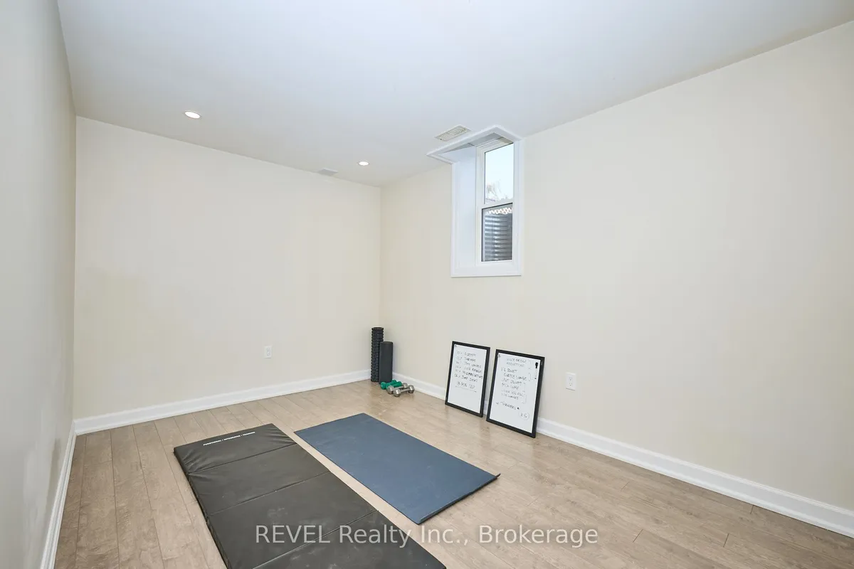 104 Tuliptree Road, ON L2V 0A5