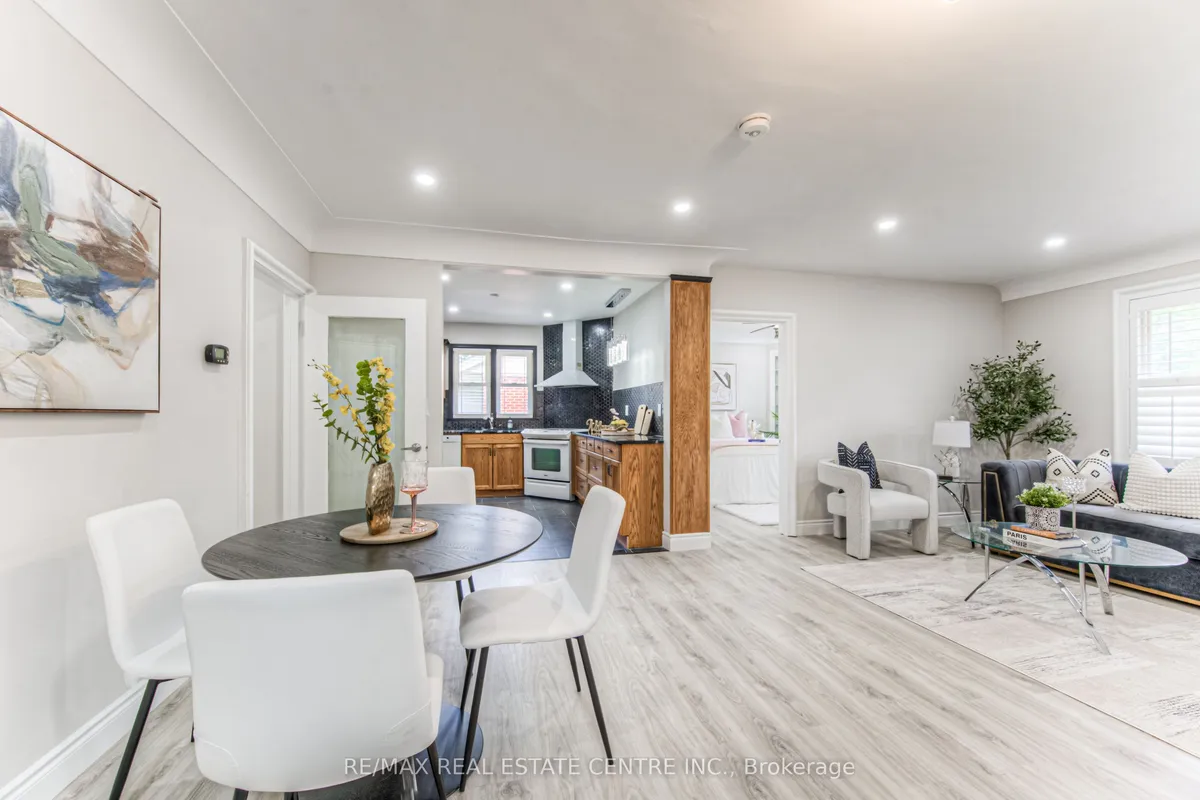 271 Bedford Road, ON N2G 3A7