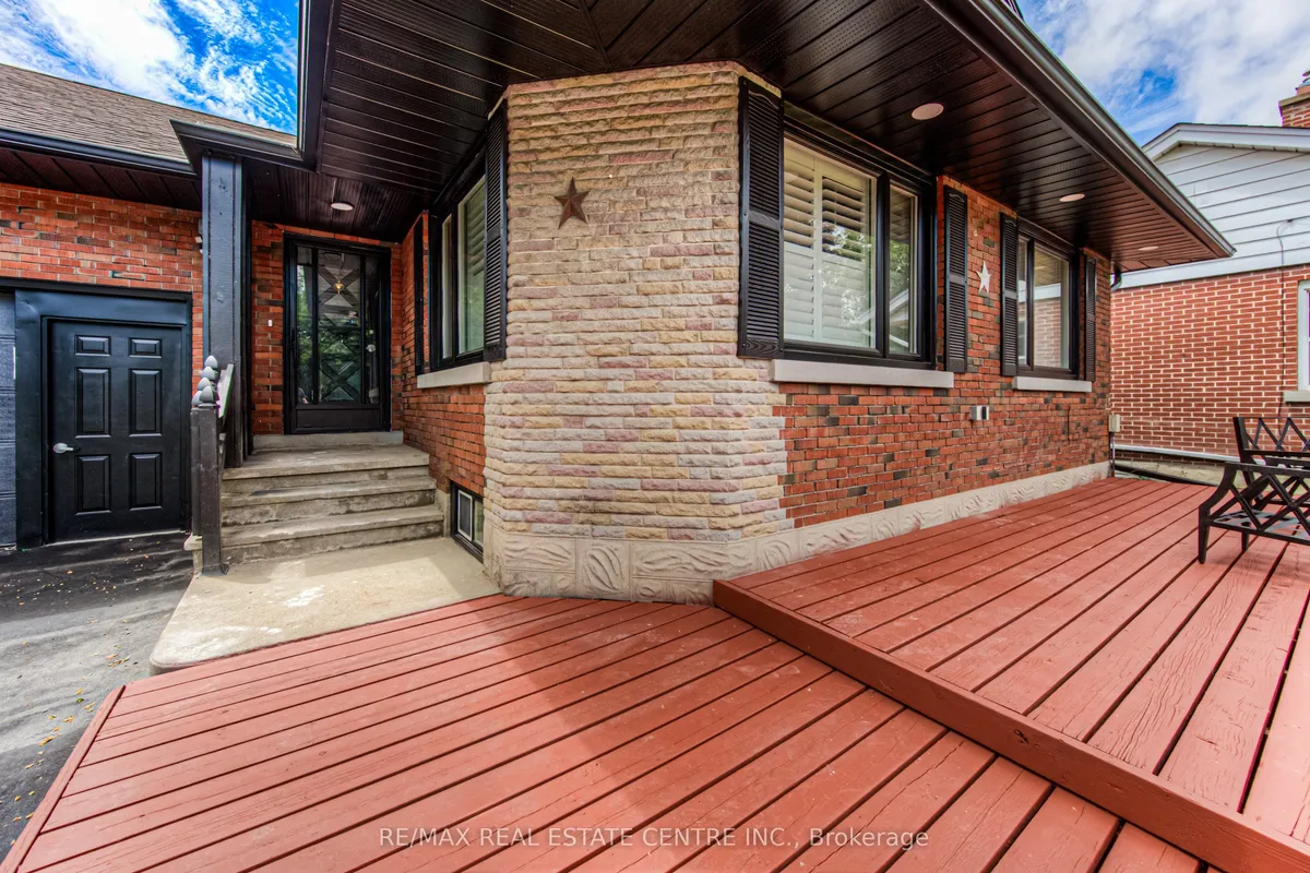 271 Bedford Road, ON N2G 3A7