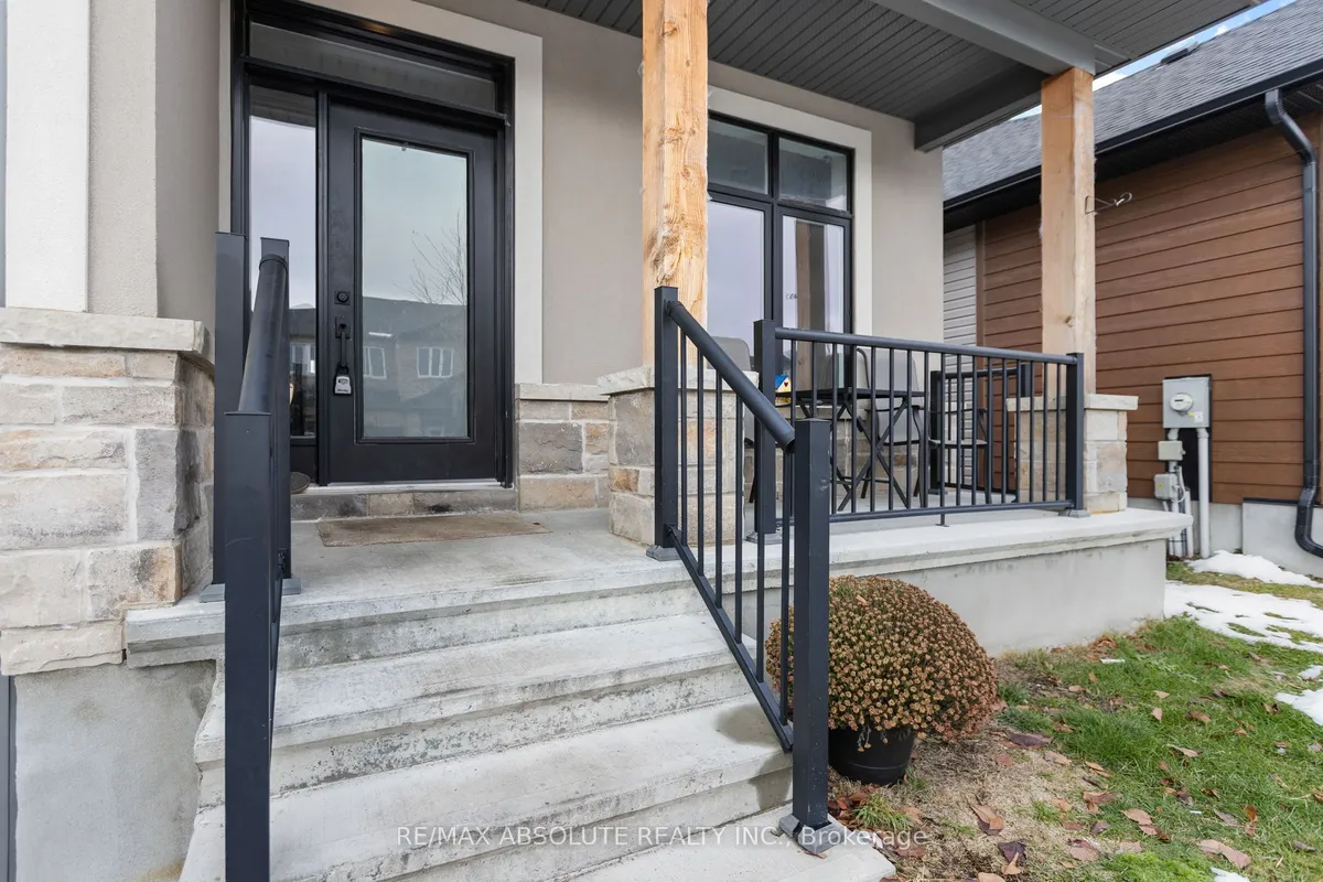 106 MCPHAIL Road, ON K7C 0P7