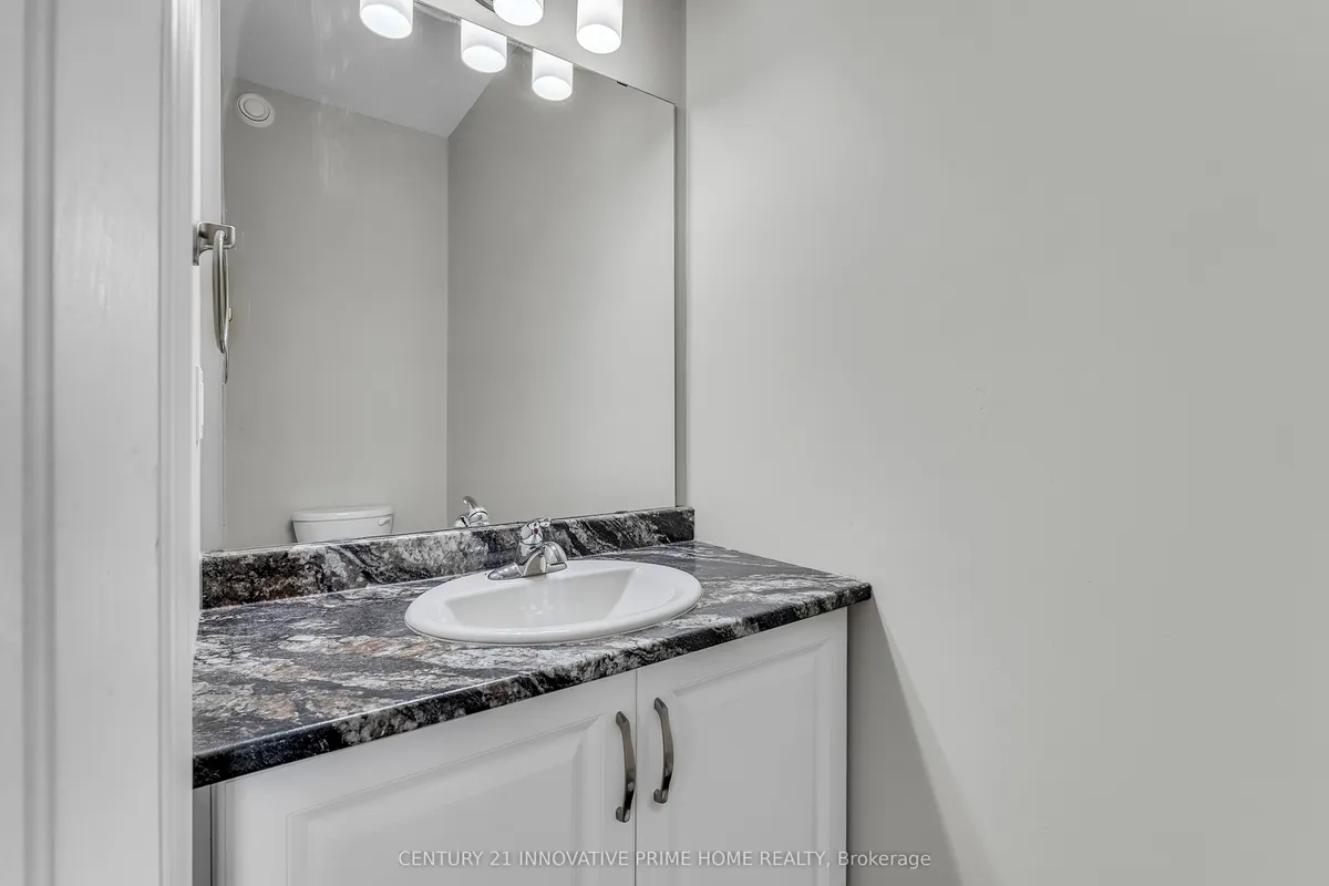 14 Ledgerock Court, ON K8R 1G3