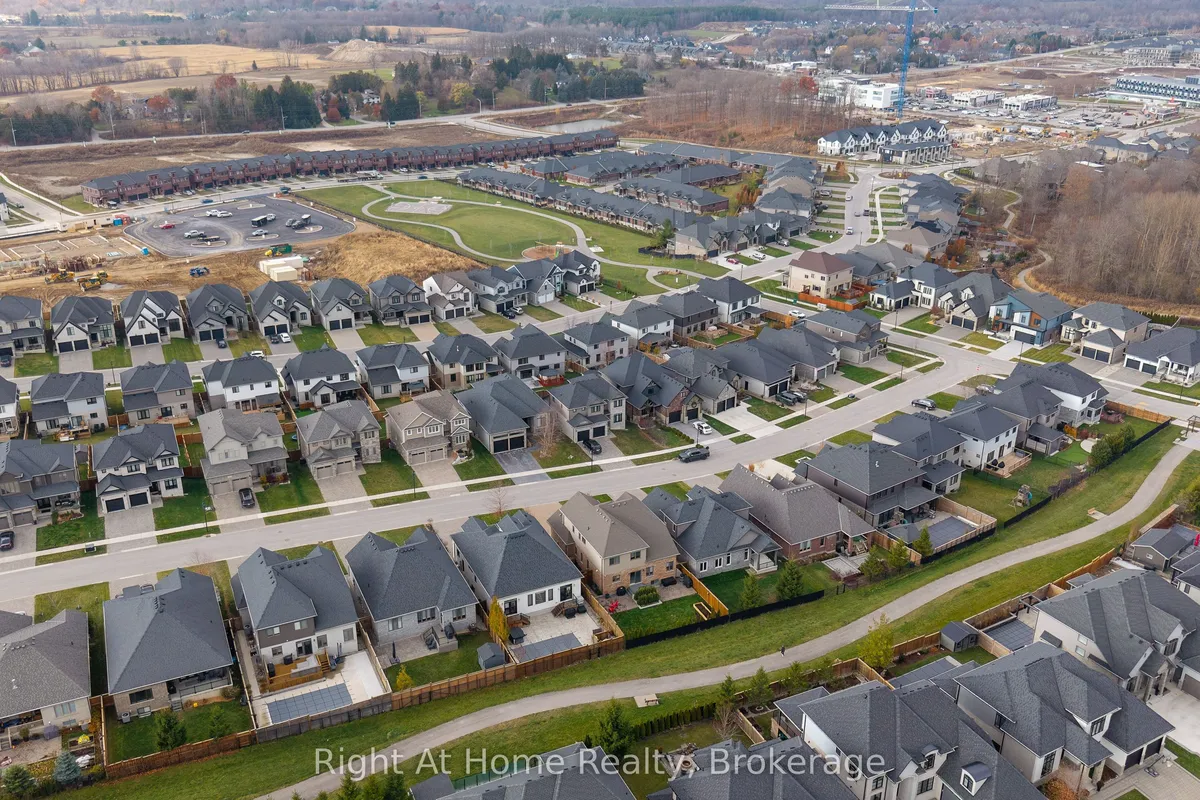 1038 Trailsway Avenue, ON N6K 0J2