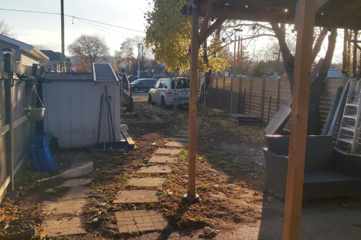 82 Cambridge Avenue, ON L8H 1T6