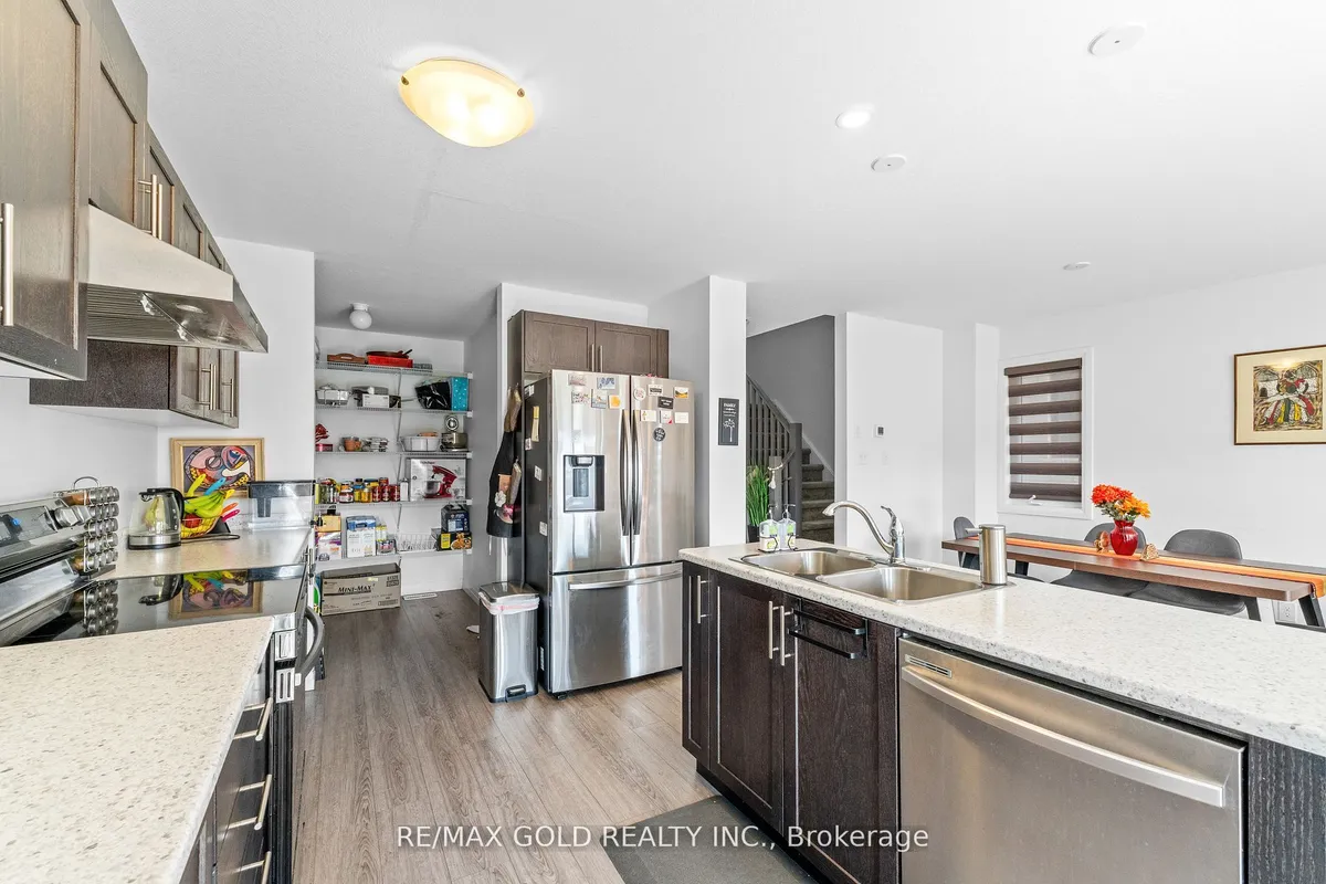 82 Pony Way, ON N2R 0R2