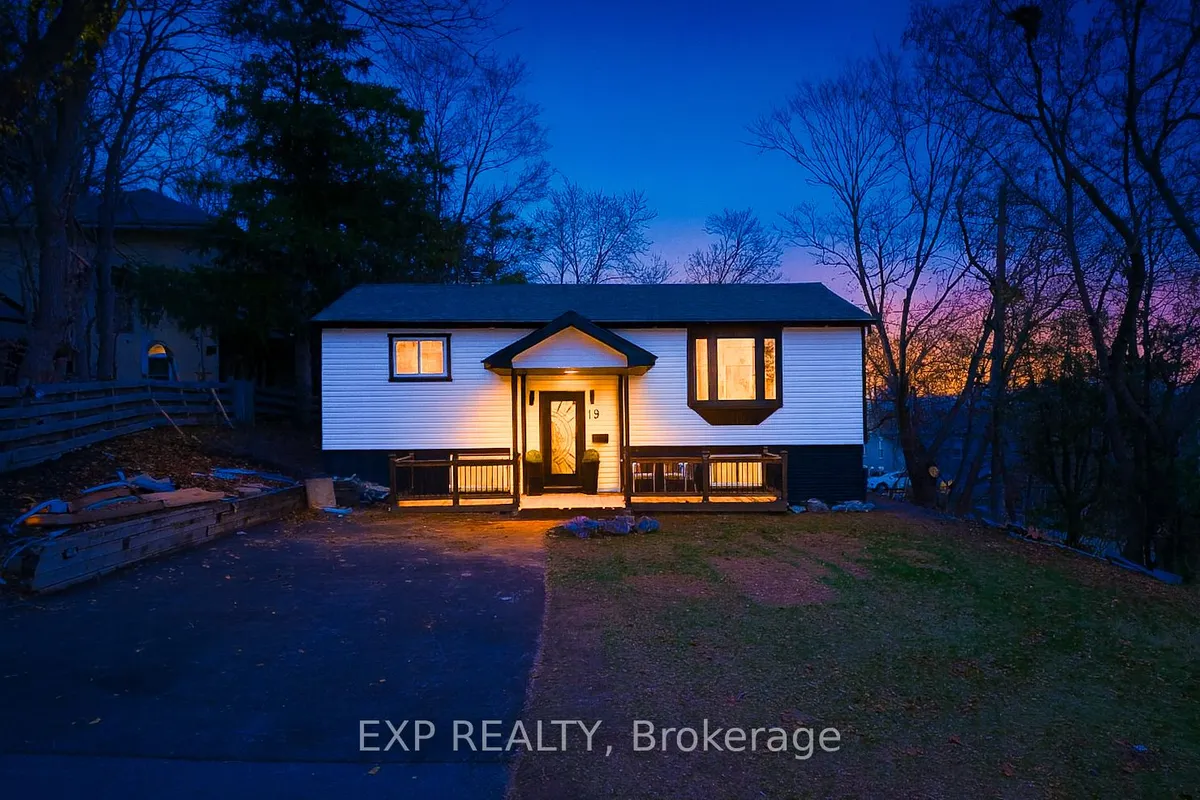 19 Broad Street, ON N3R 7E1