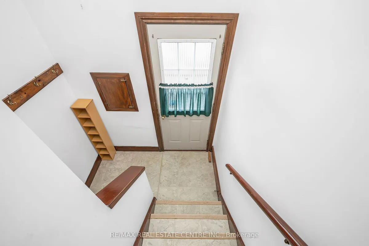 676 Upper Wentworth Street, ON L9A 4V5