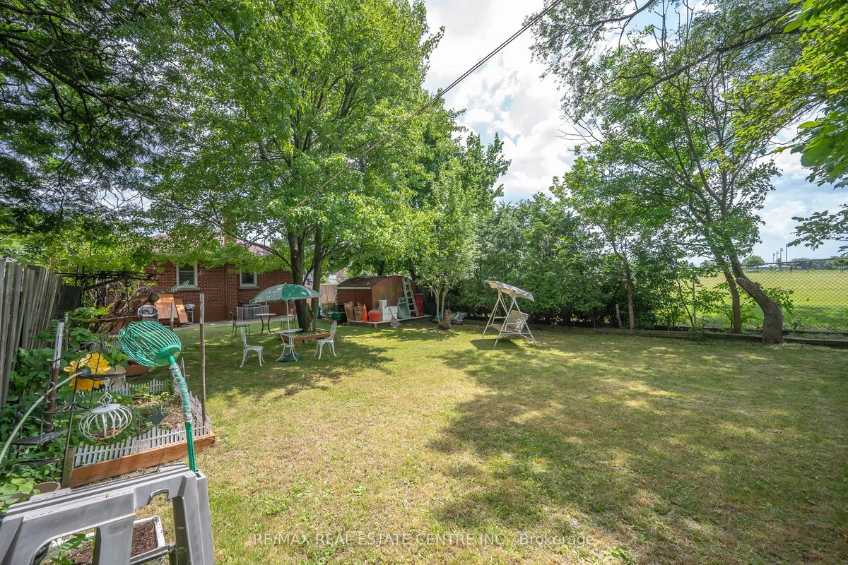 676 Upper Wentworth Street, ON L9A 4V5