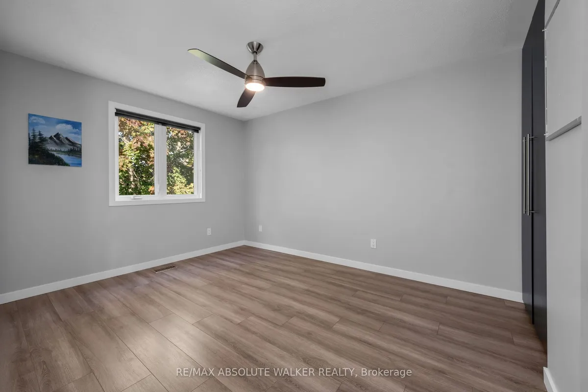 32 Acklam Terrace, ON K2K 2H5