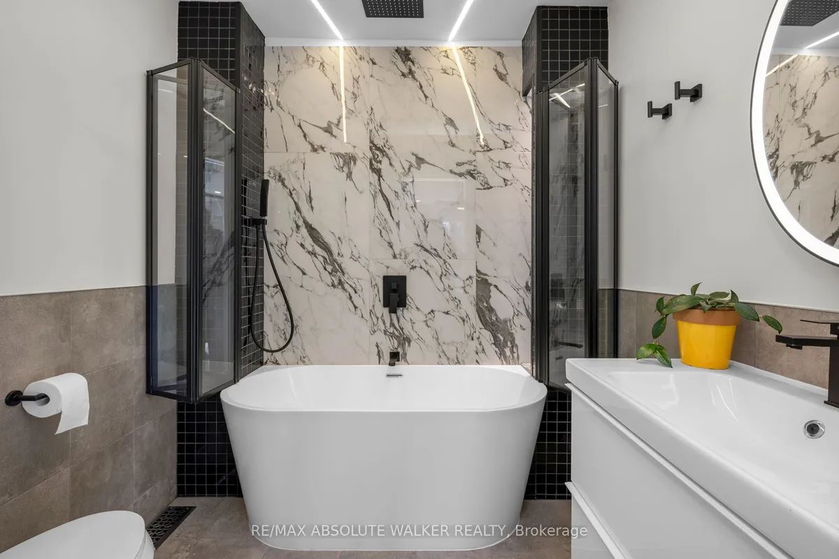 32 Acklam Terrace, ON K2K 2H5