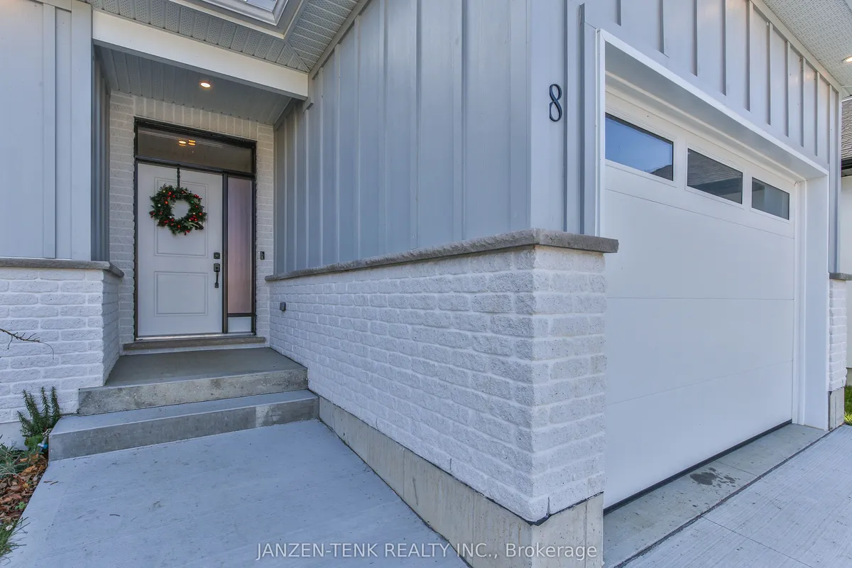 8 Charles Court, ON N0J 1T0