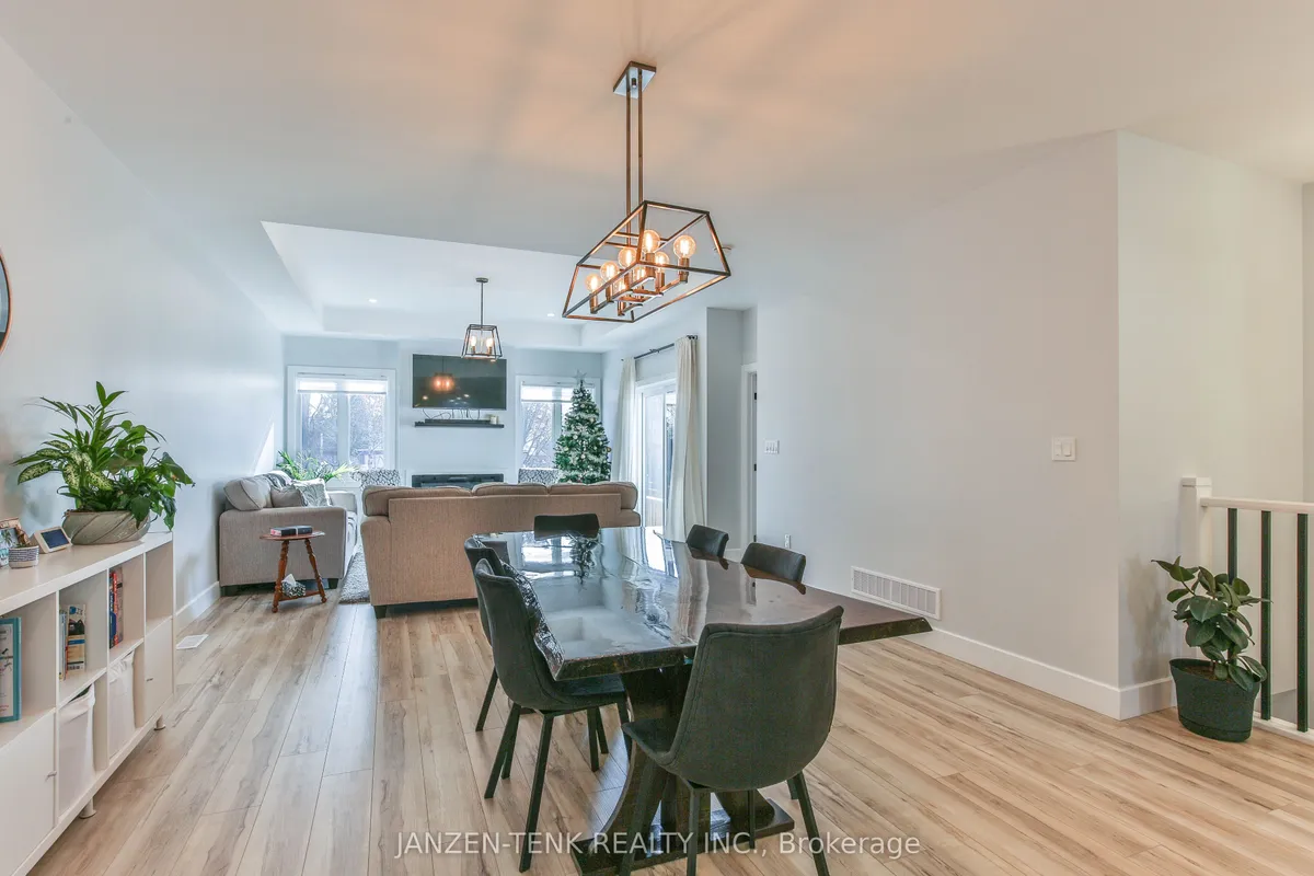 8 Charles Court, ON N0J 1T0