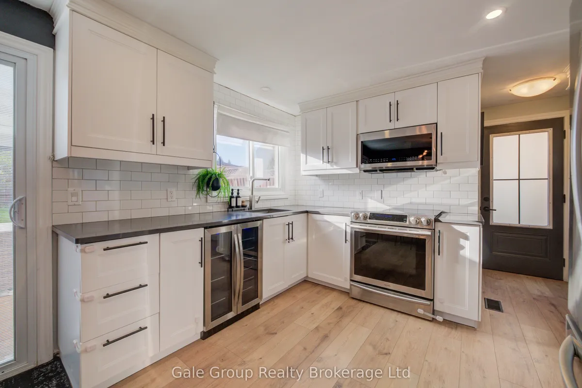 1012A VANIER Avenue, ON N4S 4K4