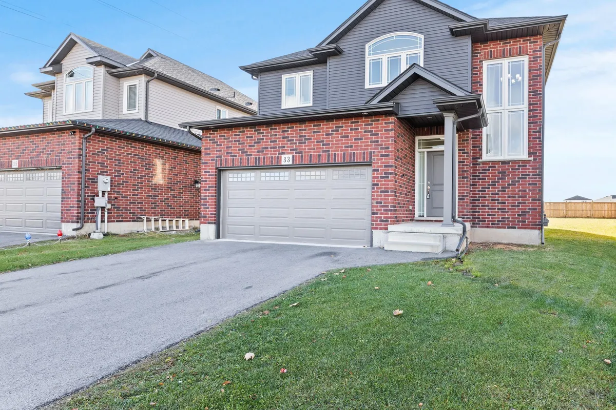 Detached 4 bedroom 4 bathroom at 33 Cinnamon Street in Thorold - MLS# X12570838