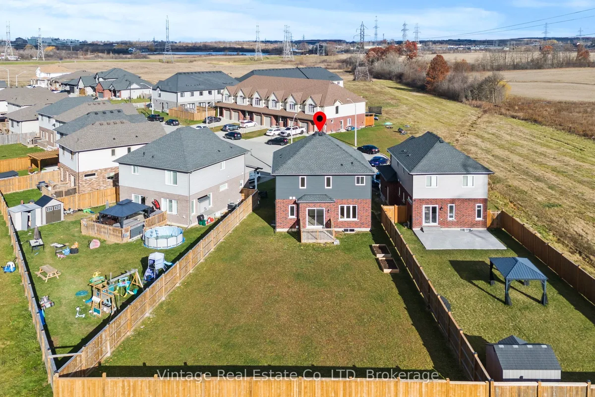 Detached interior view at 33 Cinnamon Street Thorold