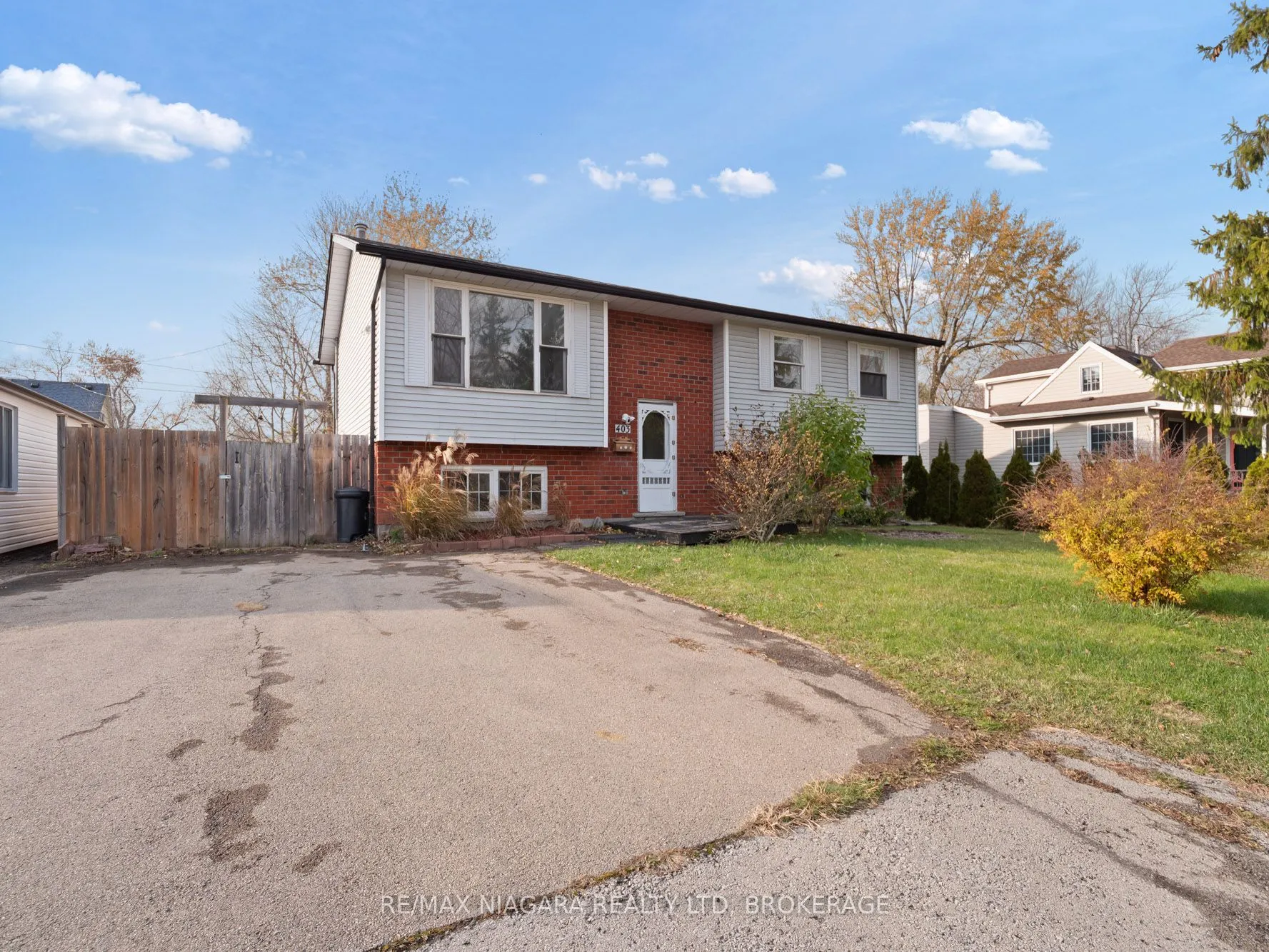 403 Parkdale Avenue, ON L2A 5A7