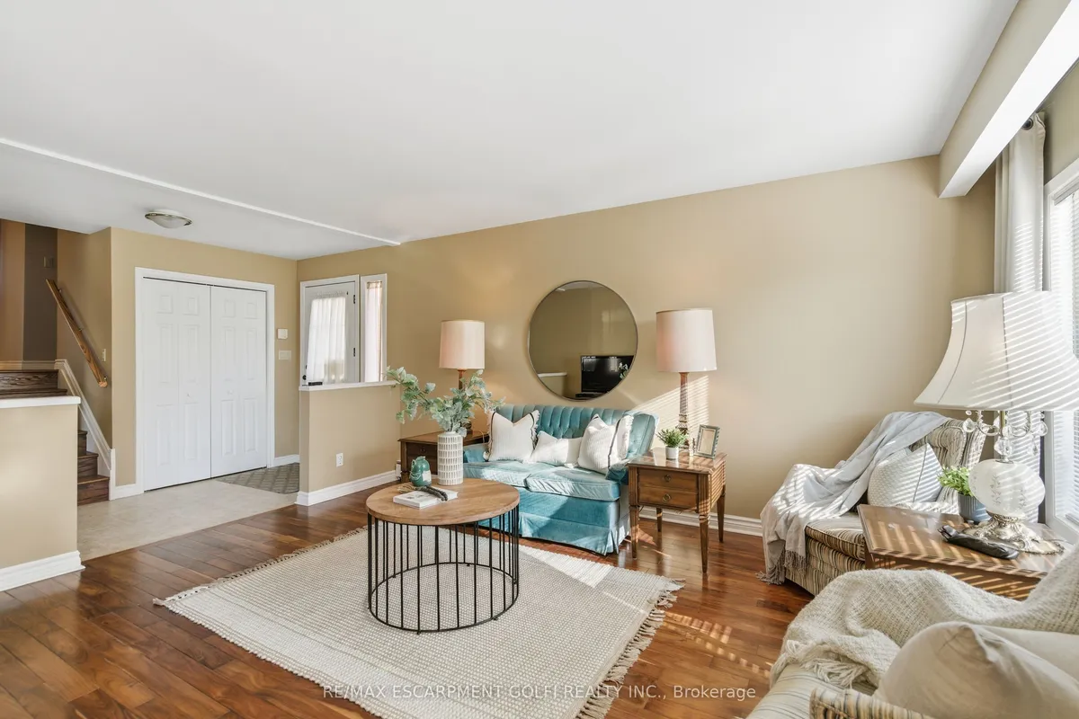 Detached living room at 2540 MERRITT Road Thorold
