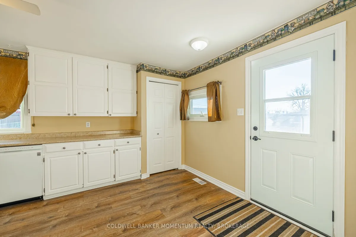 Detached interior view at 60 Patricia Street Thorold