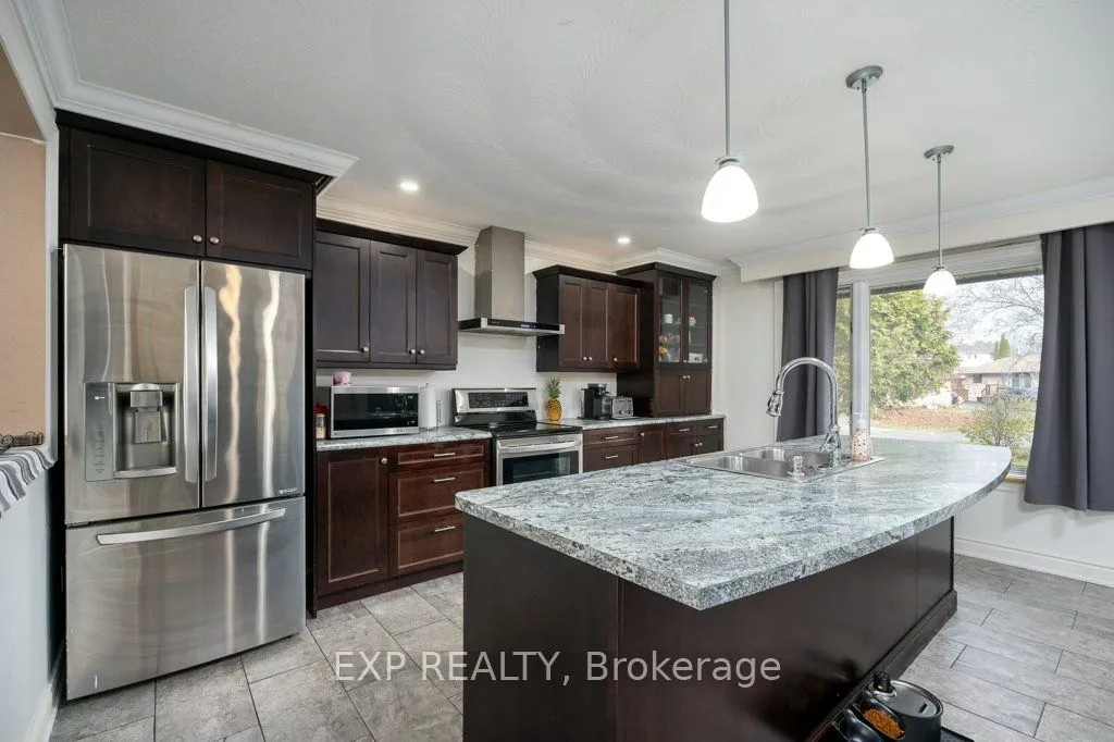 23 Panelas Crescent, ON K8V 6A5