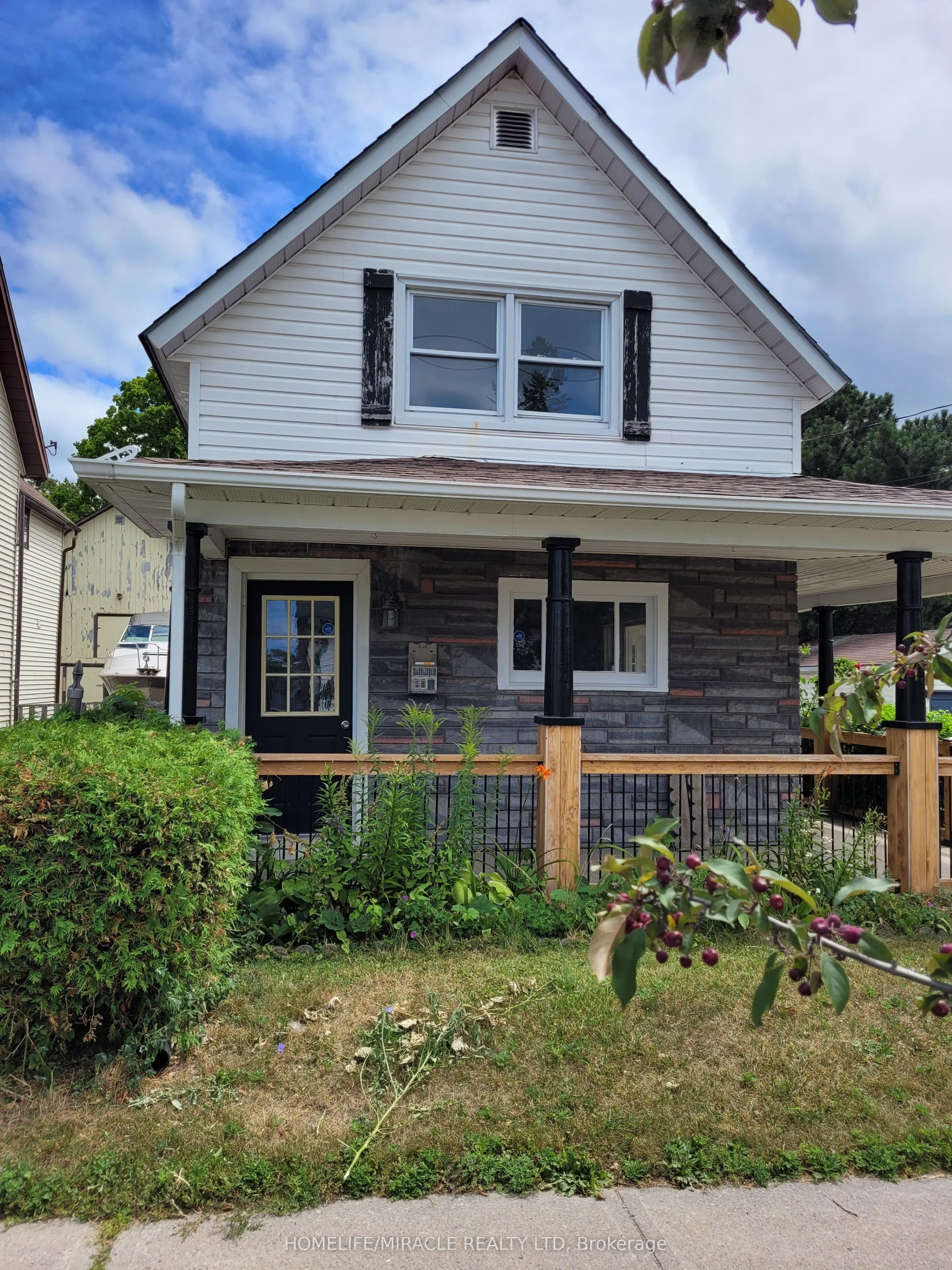 15 Francis Street, ON K8V 1S4