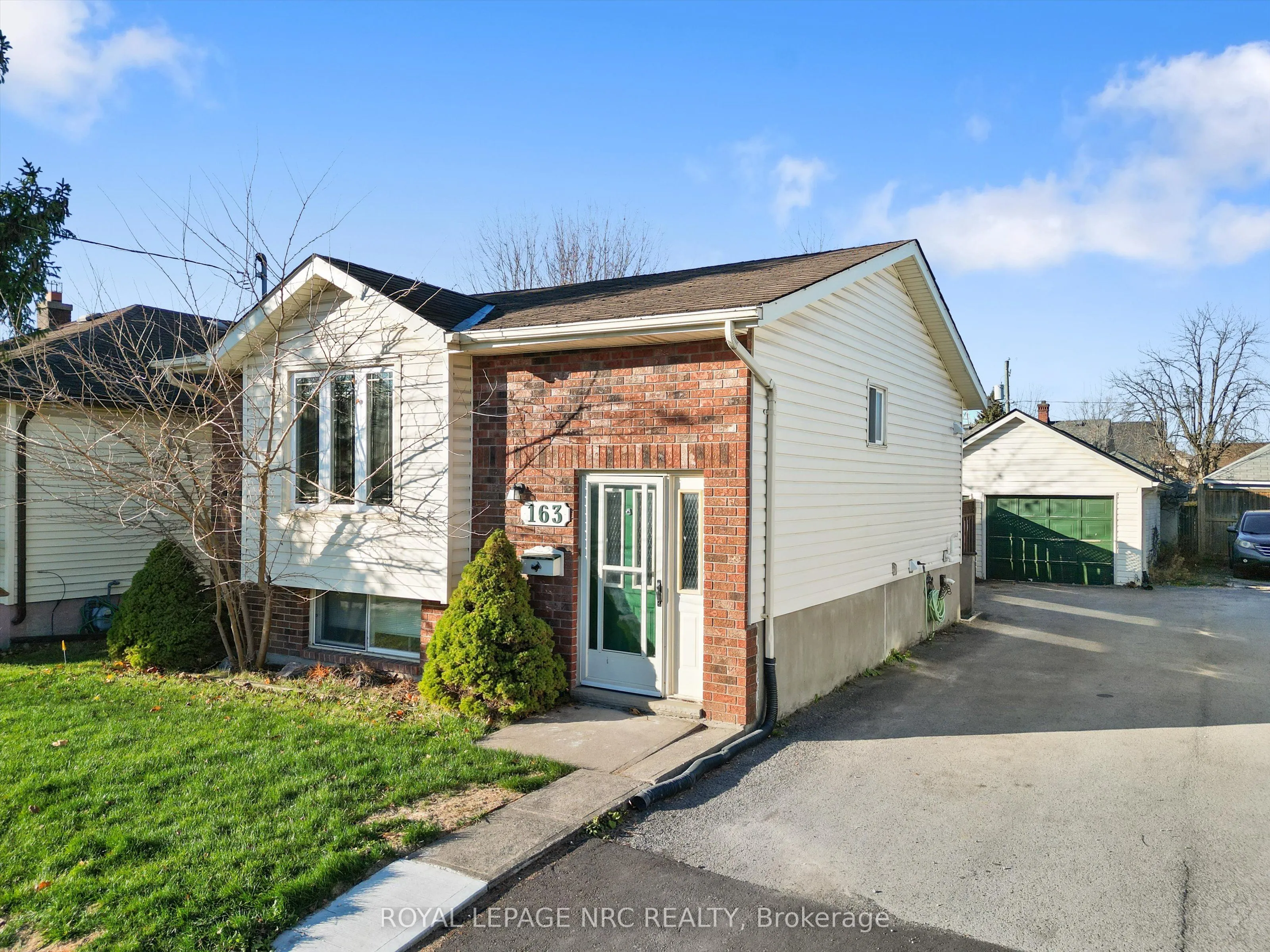 Detached 3 bedroom 2 bathroom at 163 Pine Street in Thorold - MLS# X12573172