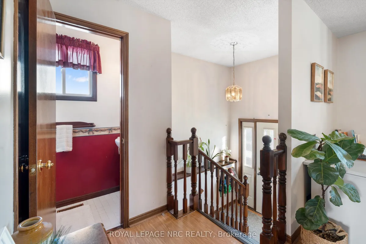 Detached kitchen at 163 Pine Street Thorold