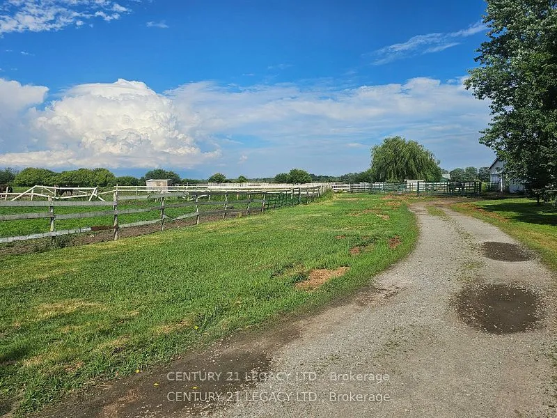 Detached interior view at 2569 BERTIE Road Fort Erie