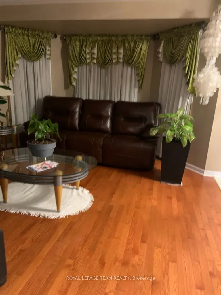 Detached interior view at 115 Macara Crescent Kanata