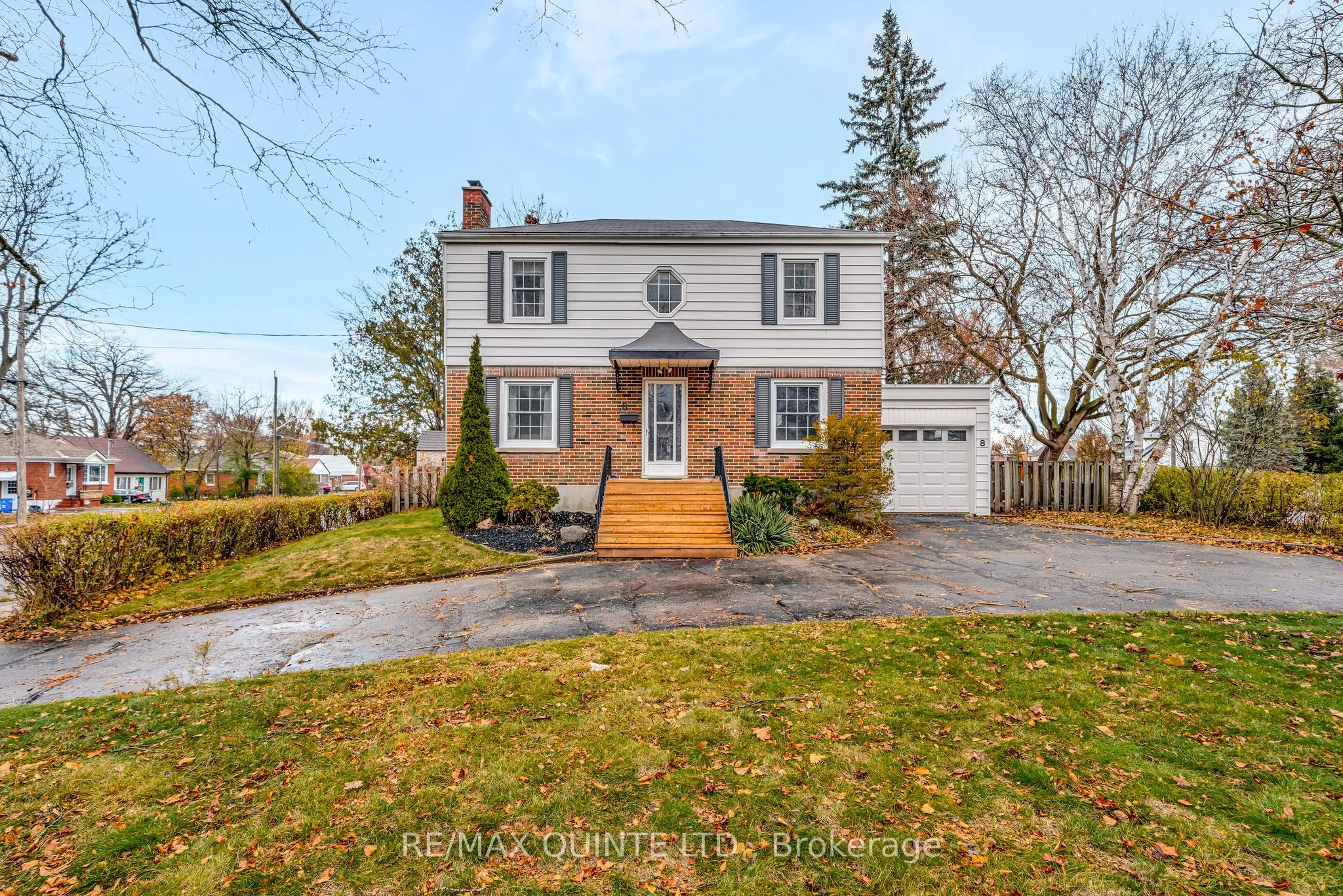 8 Greenlawn Avenue, ON K8N 4B5