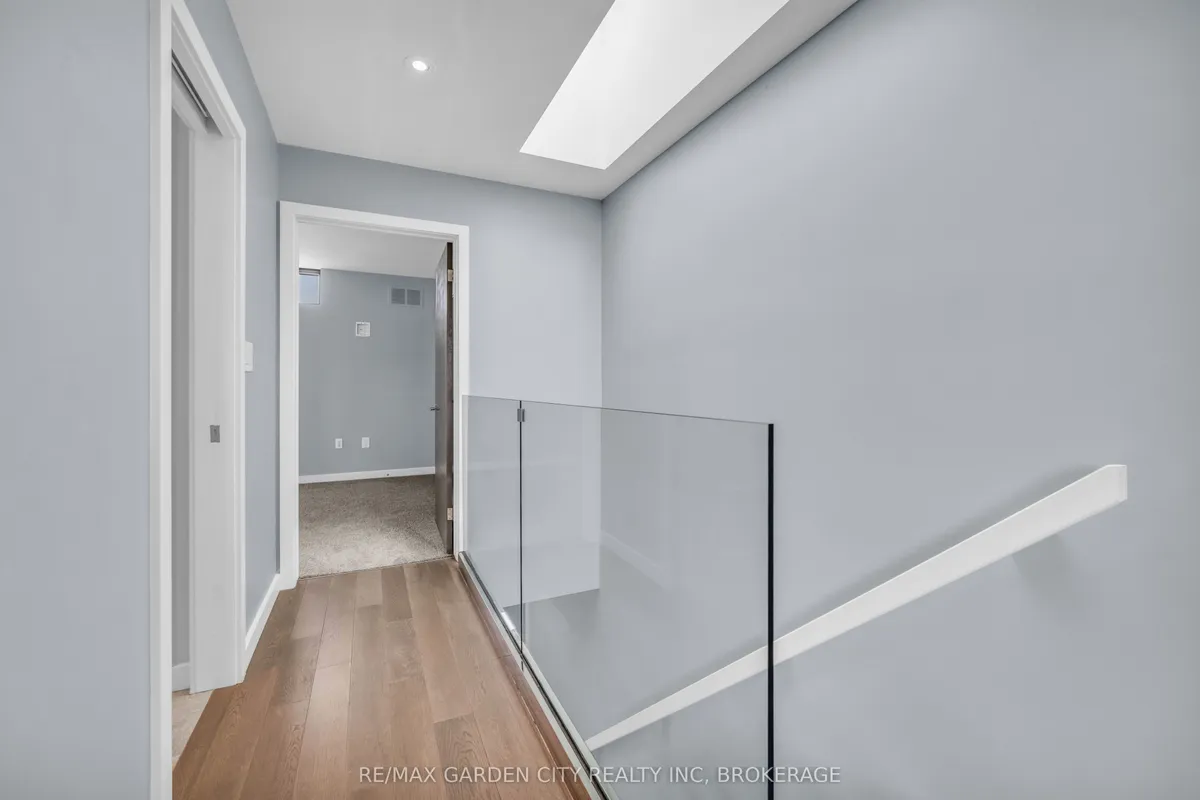 Detached living room at 12 1/2 BEAMER Court Thorold