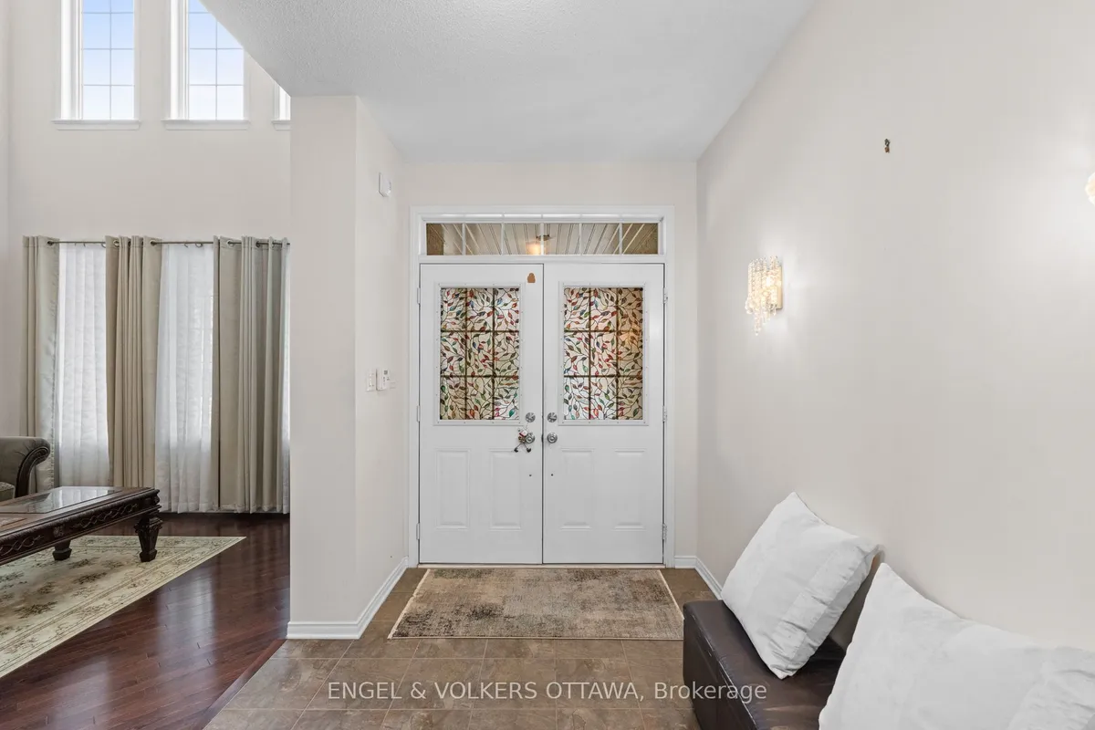 167 Chenoa Way, ON K2J 0W8